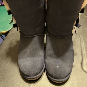 Ugg Boots, Size 10, Navy Blue and cream colored fur